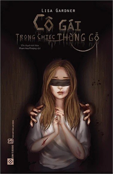 Cô Gái Trong Chiếc Thùng Gỗ